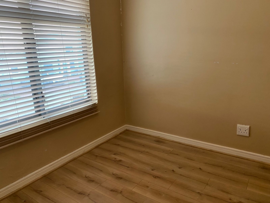 To Let 3 Bedroom Property for Rent in Muizenberg Western Cape